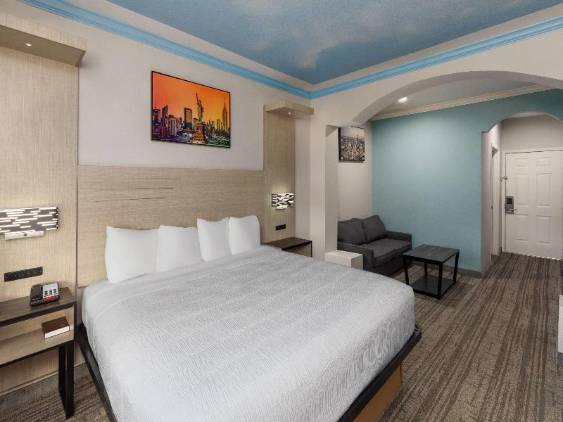 Baymont By Wyndham Texas City image