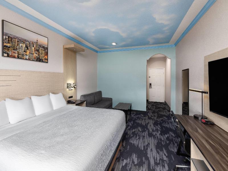 Baymont By Wyndham Texas City image