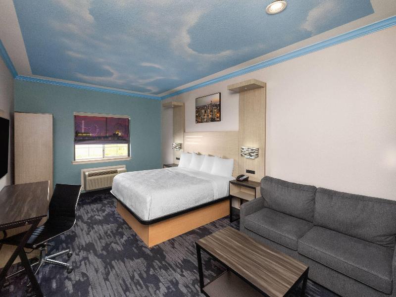 Baymont By Wyndham Texas City image