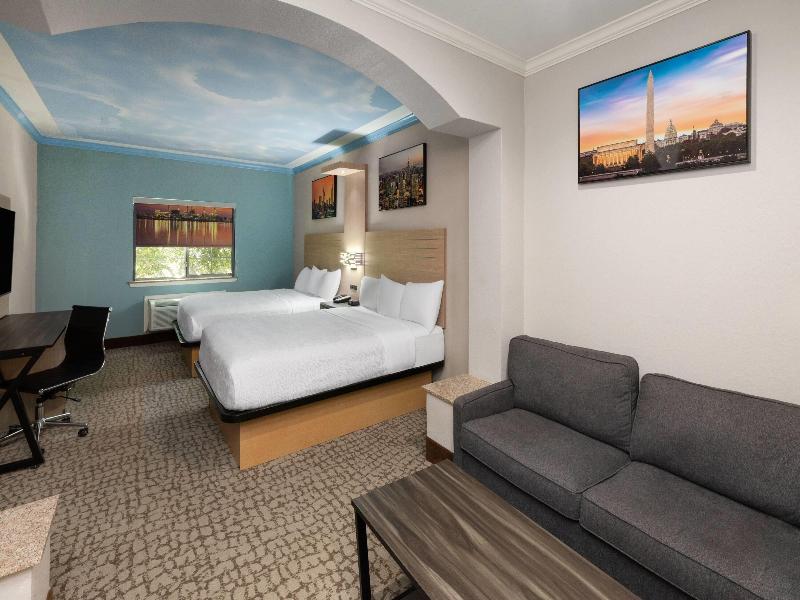 Baymont By Wyndham Texas City image