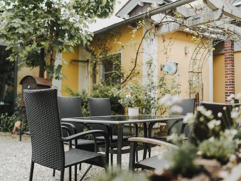 Hotel Pension Futterknecht image