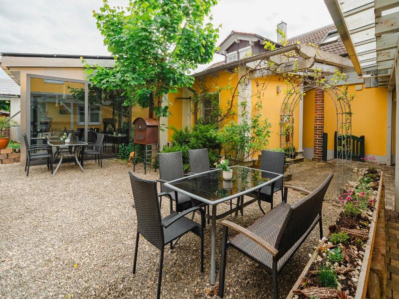 Hotel Pension Futterknecht image