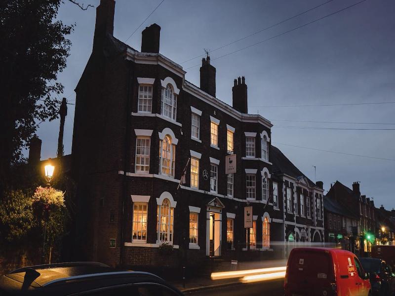 The Swan Tarporley image