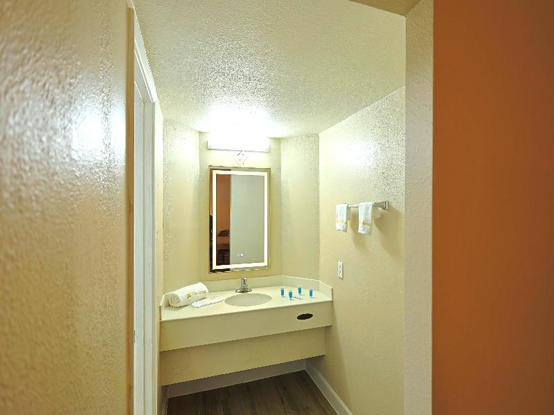 The Grand by Capital O Texarkana I-30 GA image