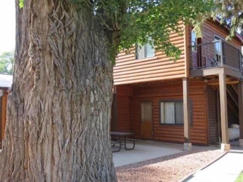 Austin's Chuckwagon Motel image