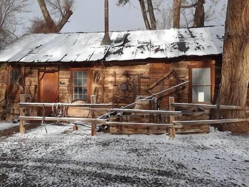 Austin's Chuckwagon Motel image