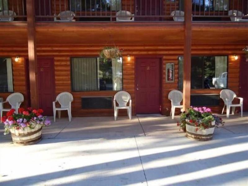 Austin's Chuckwagon Motel image