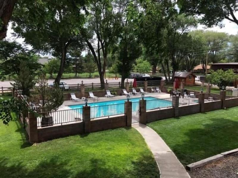Austin's Chuckwagon Motel image