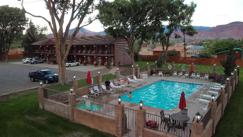 Austin's Chuckwagon Motel image