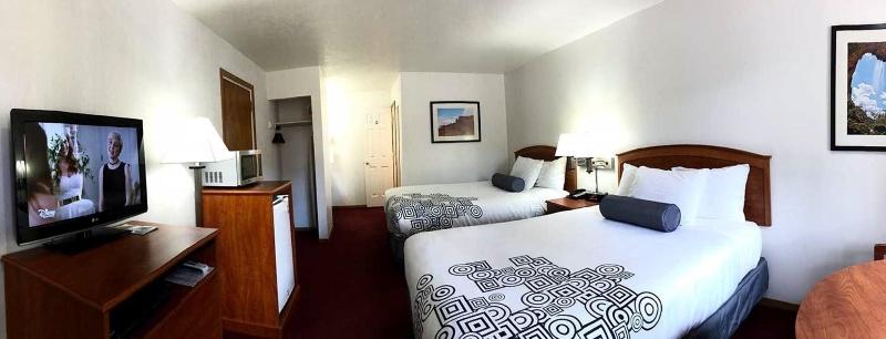 Austin's Chuckwagon Motel image