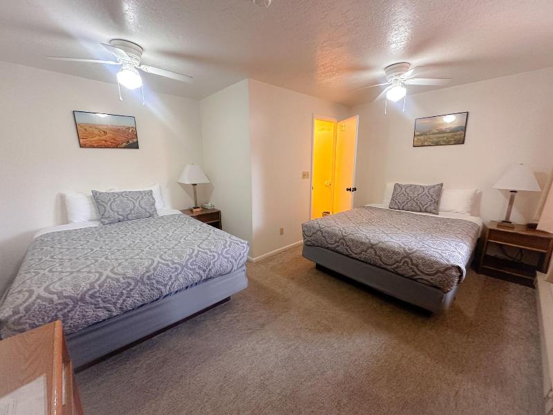 Austin's Chuckwagon Motel image
