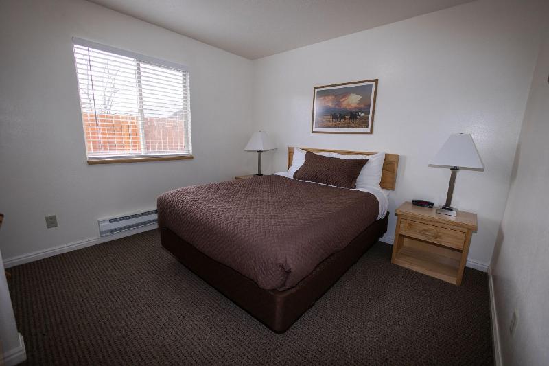Austin's Chuckwagon Motel image
