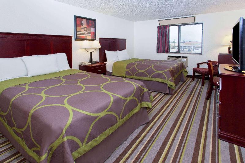 Super 8 by Wyndham Tuscaloosa – Tuscaloosa, AL