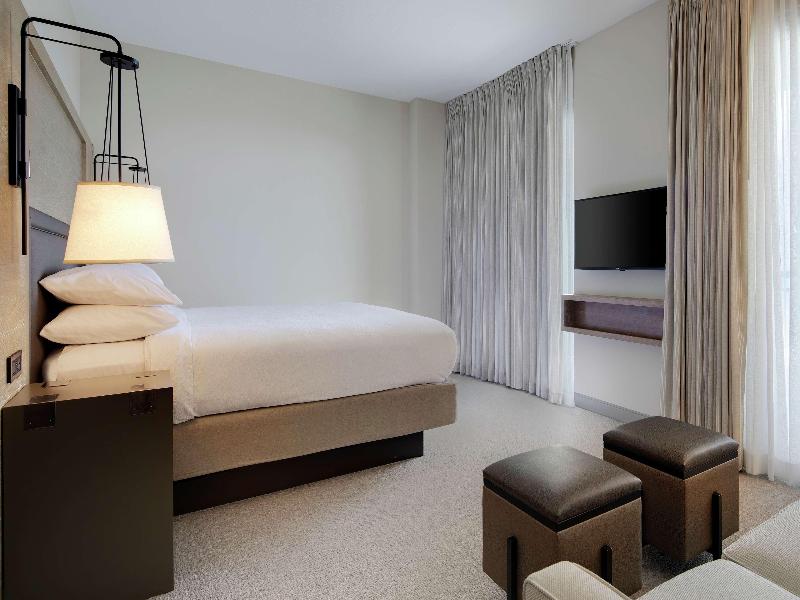 SUITE KING SIZE BED