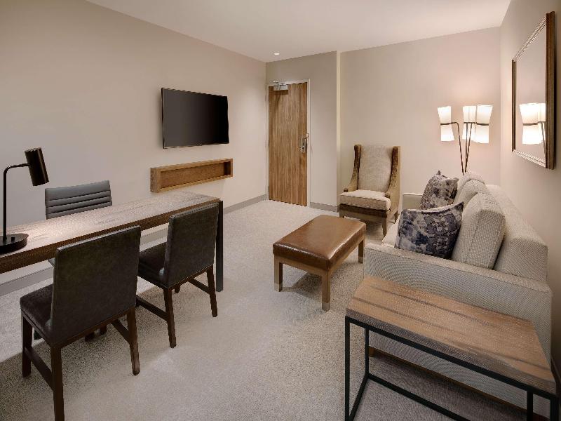 SUITE PARTIAL OCEAN VIEW
