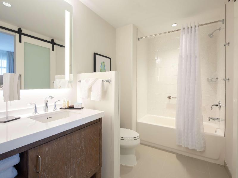 SUITE TWO QUEEN BEDS — photo 6