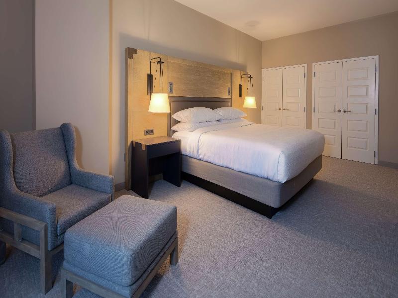 SUITE KING SIZE BED