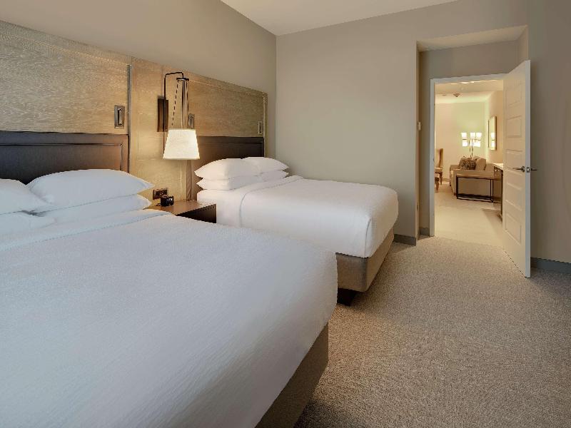 SUITE PARTIAL OCEAN VIEW