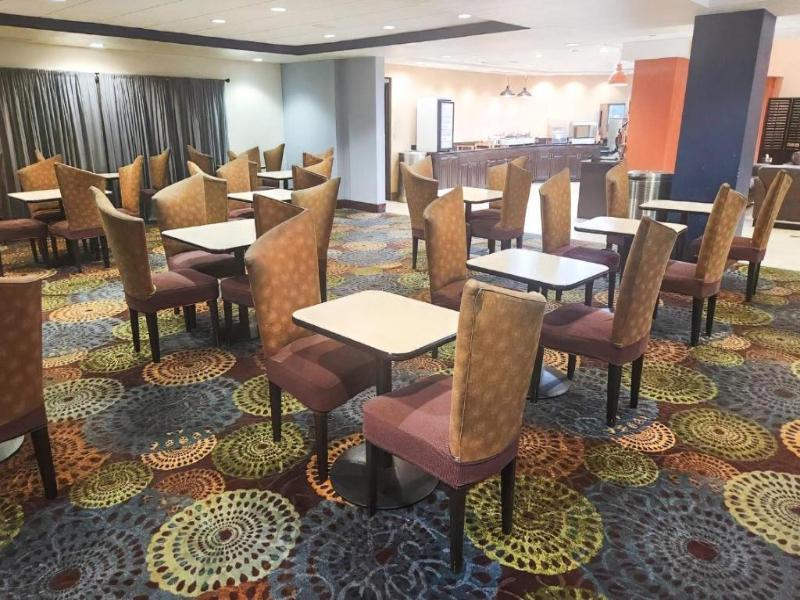 Country Inn & Suites by Radisson Tyler University