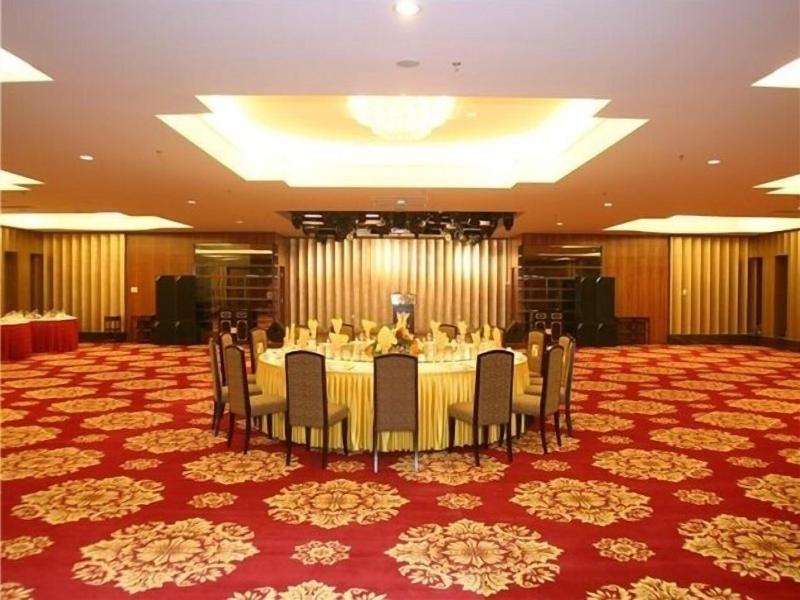 Qian'an Jinjiang Hotel