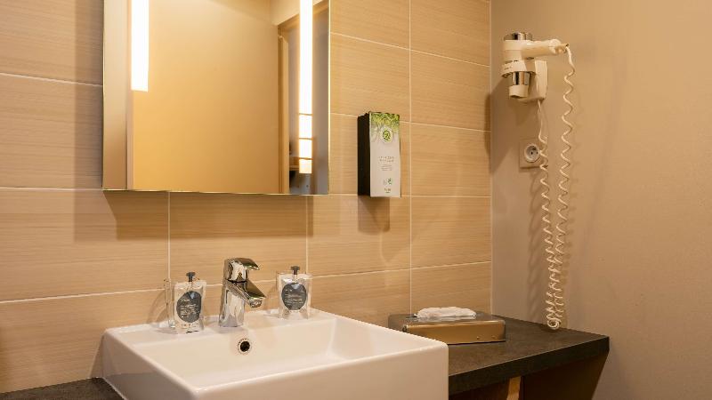 Kyriad Prestige Vannes Centre – Palais Des Arts image