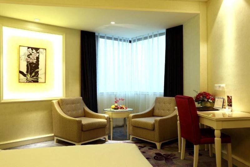 Pan Tower International Hotel image