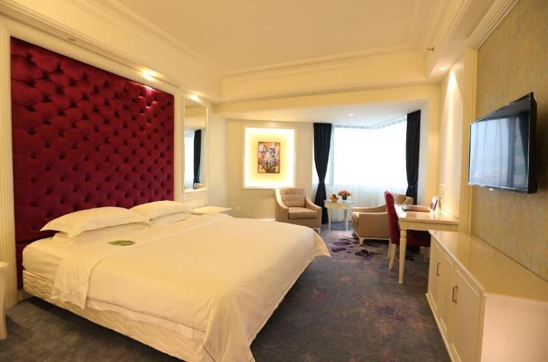 Pan Tower International Hotel image