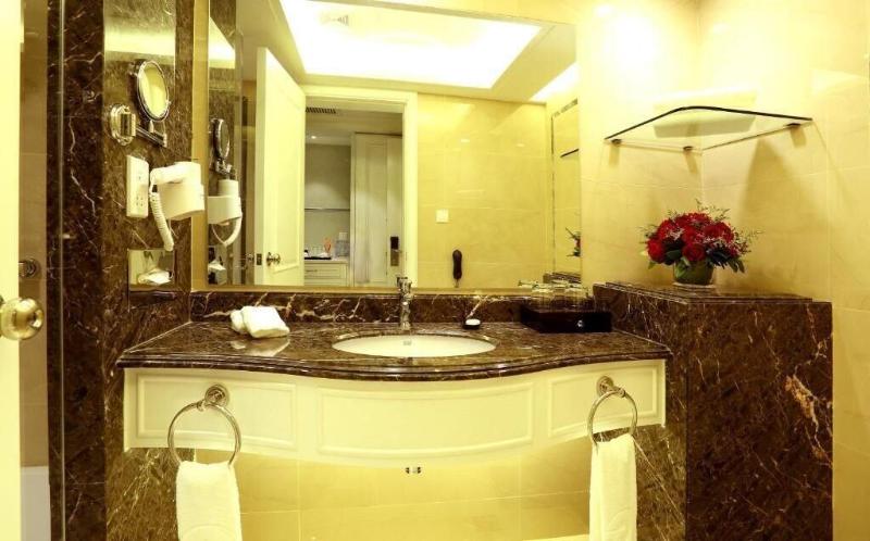 Pan Tower International Hotel image