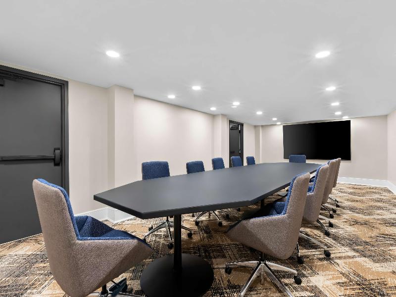 Latitude Suites Tinton Falls Eatontown Bw Premier image