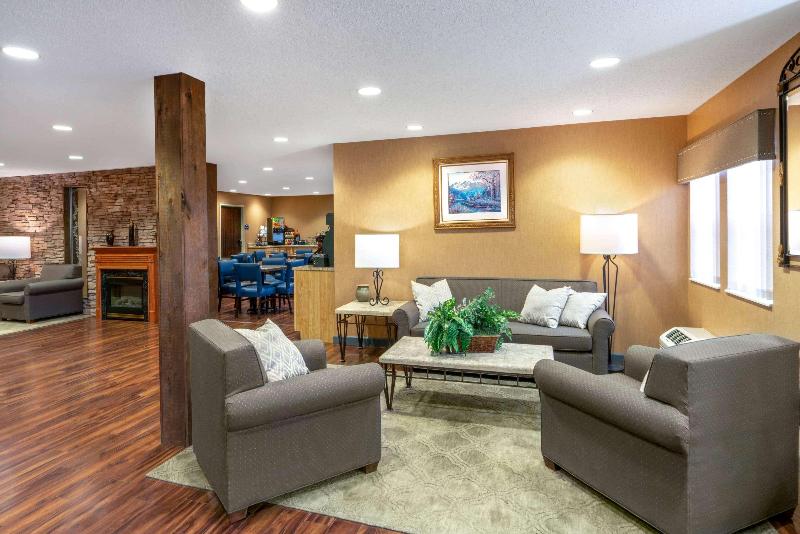 Microtel Inn & Suites By Wyndham Raton image
