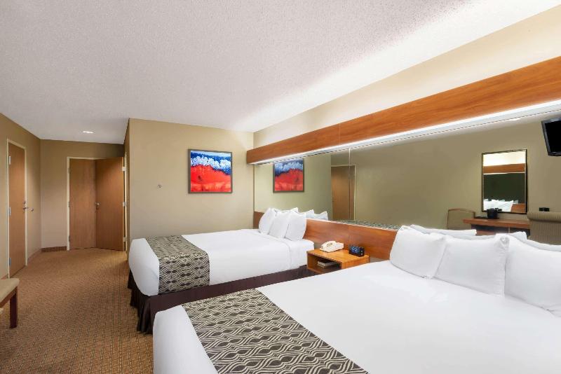 Microtel Inn & Suites By Wyndham Raton image