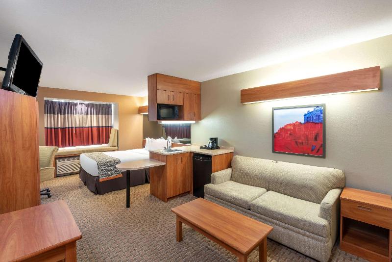Microtel Inn & Suites By Wyndham Raton image