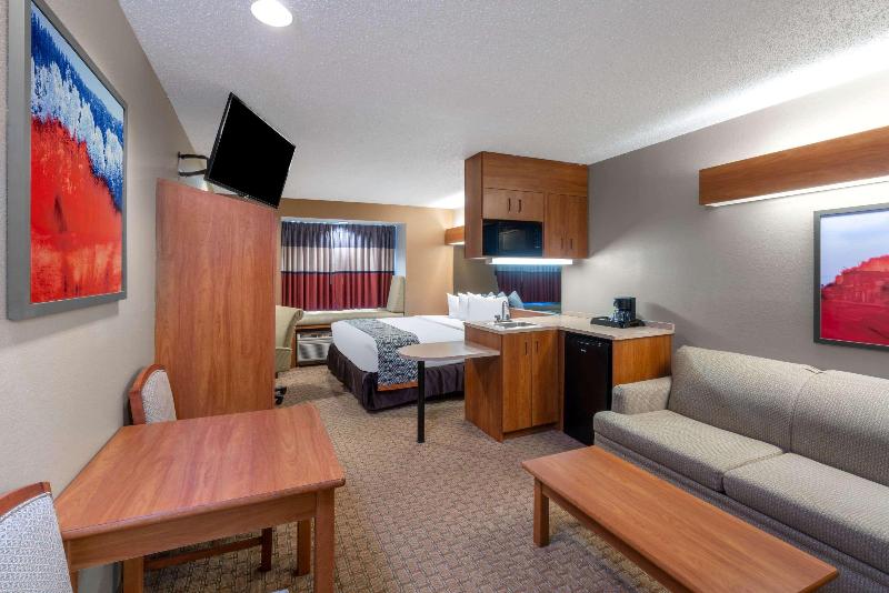 Microtel Inn & Suites By Wyndham Raton image