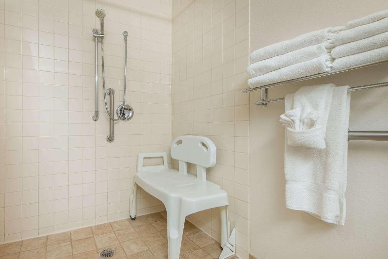 Microtel Inn & Suites By Wyndham Raton image