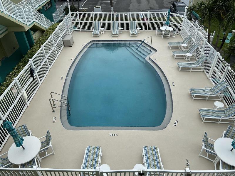 Tuckaway Shores Oceanfront Resort image