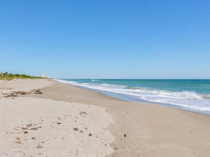 Tuckaway Shores Oceanfront Resort image