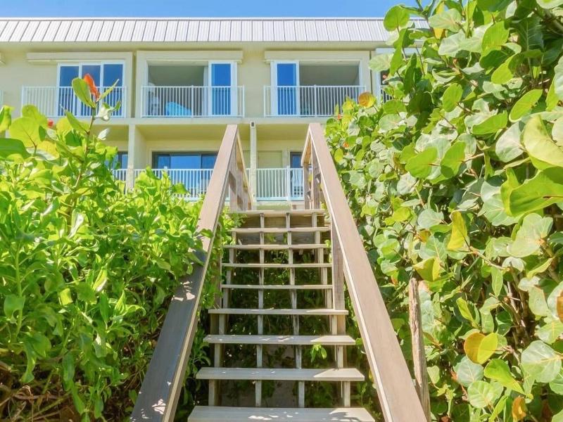 Tuckaway Shores Oceanfront Resort image