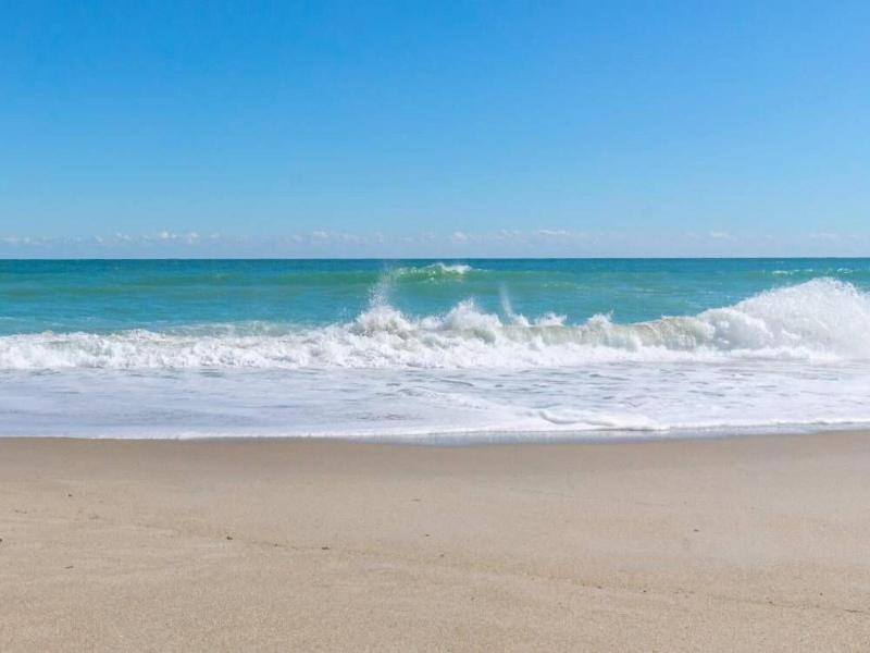Tuckaway Shores Oceanfront Resort image