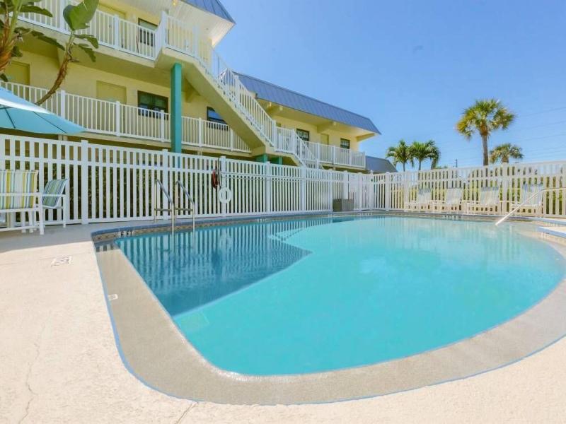 Tuckaway Shores Oceanfront Resort image