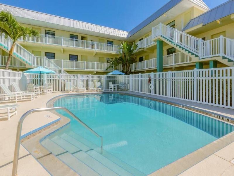 Tuckaway Shores Oceanfront Resort image