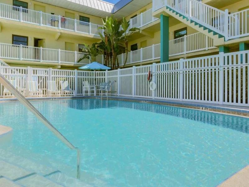 Tuckaway Shores Oceanfront Resort image