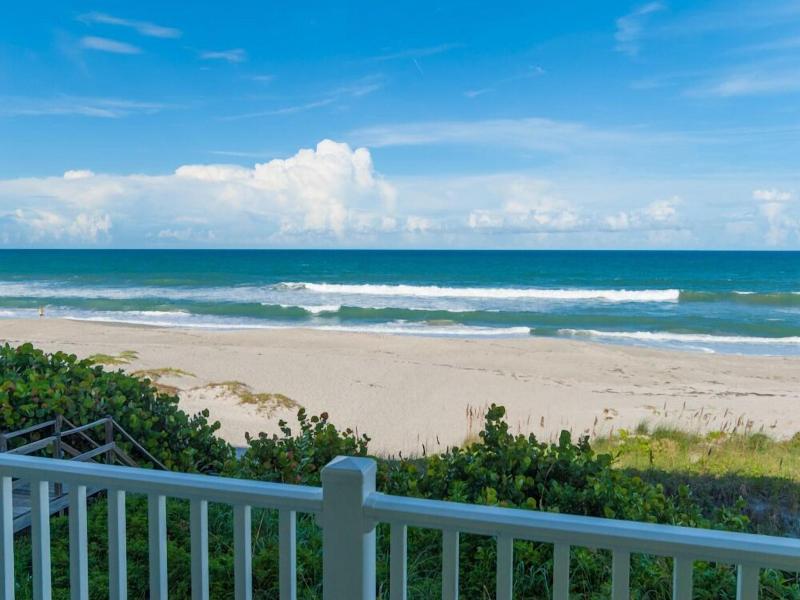 Tuckaway Shores Oceanfront Resort image