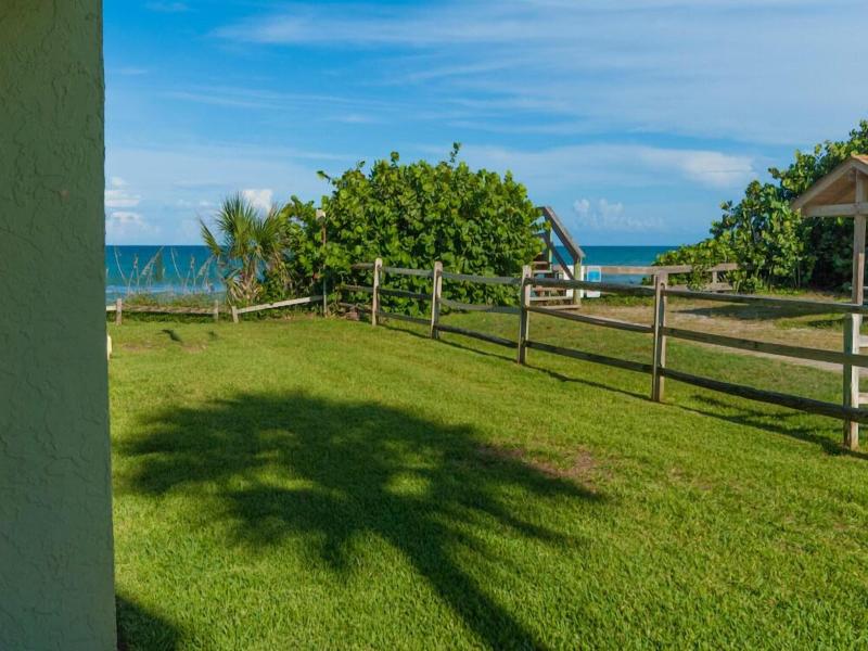 Tuckaway Shores Oceanfront Resort image