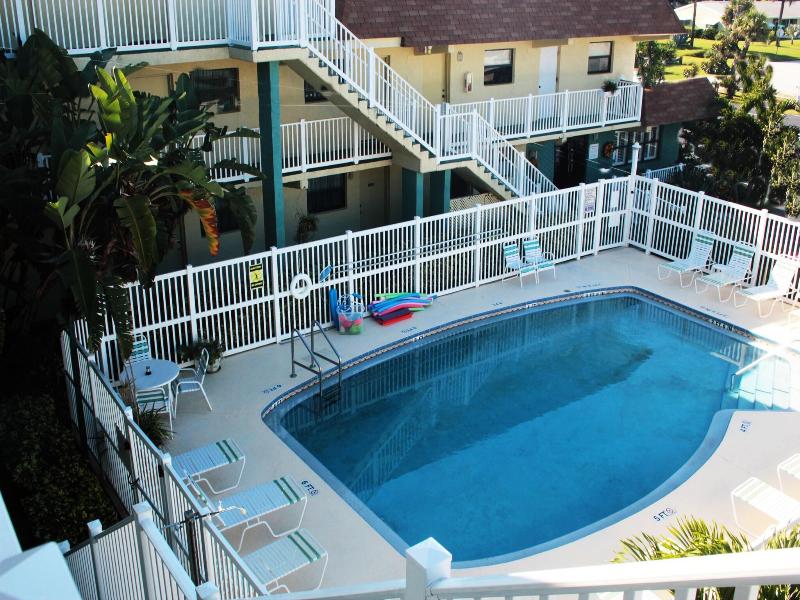 Tuckaway Shores Oceanfront Resort image