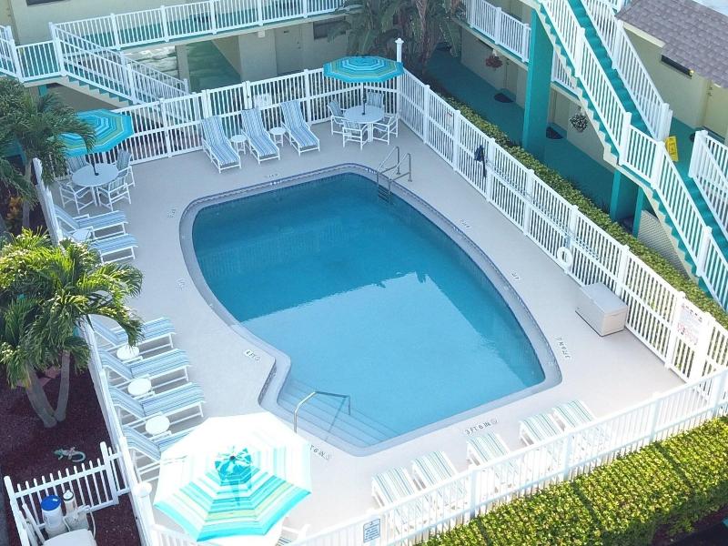 Tuckaway Shores Oceanfront Resort image