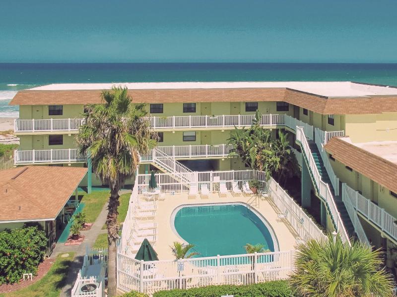 Tuckaway Shores Oceanfront Resort image