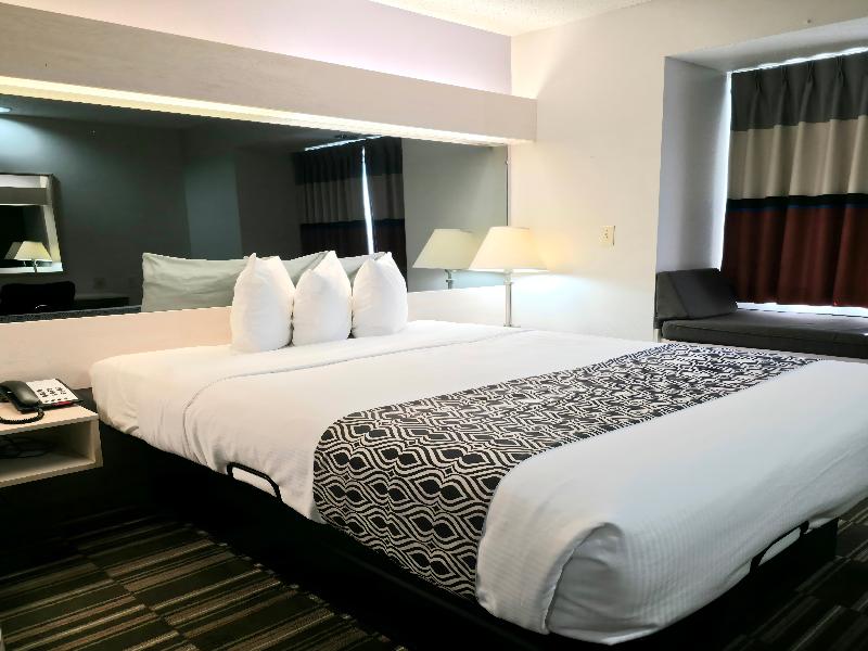 Microtel Inn & Suites By Wyndham Claremore image