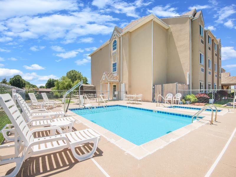 Microtel Inn & Suites By Wyndham Claremore image