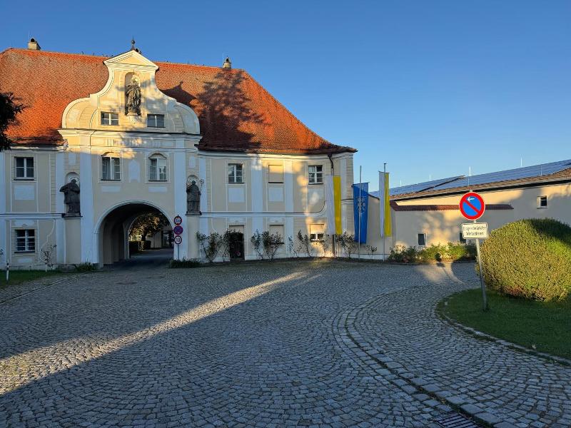 Kloster Gasthof Roggenburg image