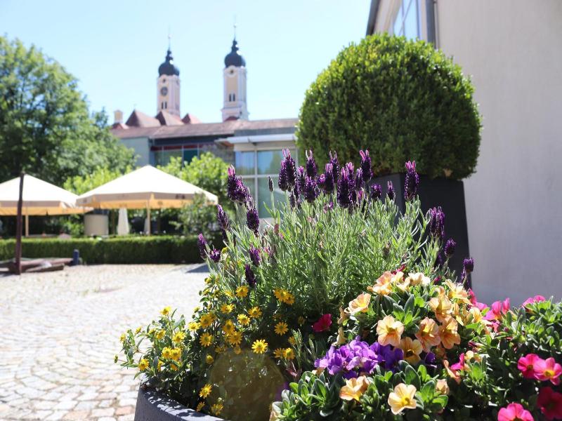 Kloster Gasthof Roggenburg image